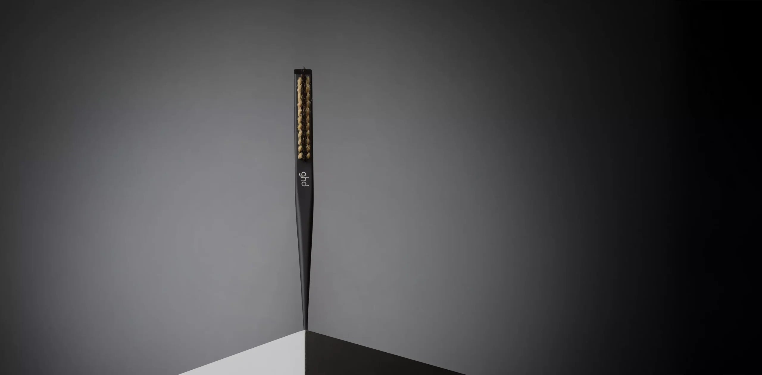 GHD THE Final Touch - Narrow Dressing Brush – Utredningsborste