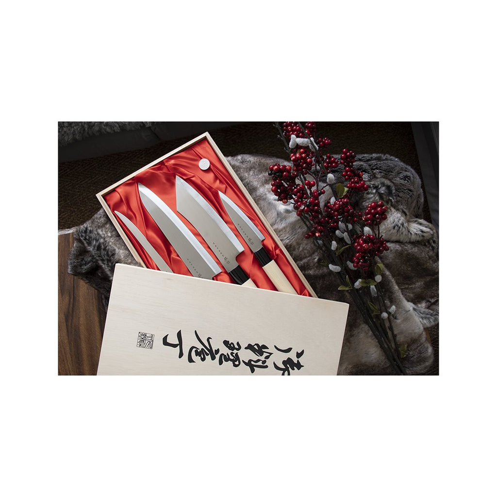 Satake Houcho Set med Gyuto, Filé, Hakata & Petty i Balsabox